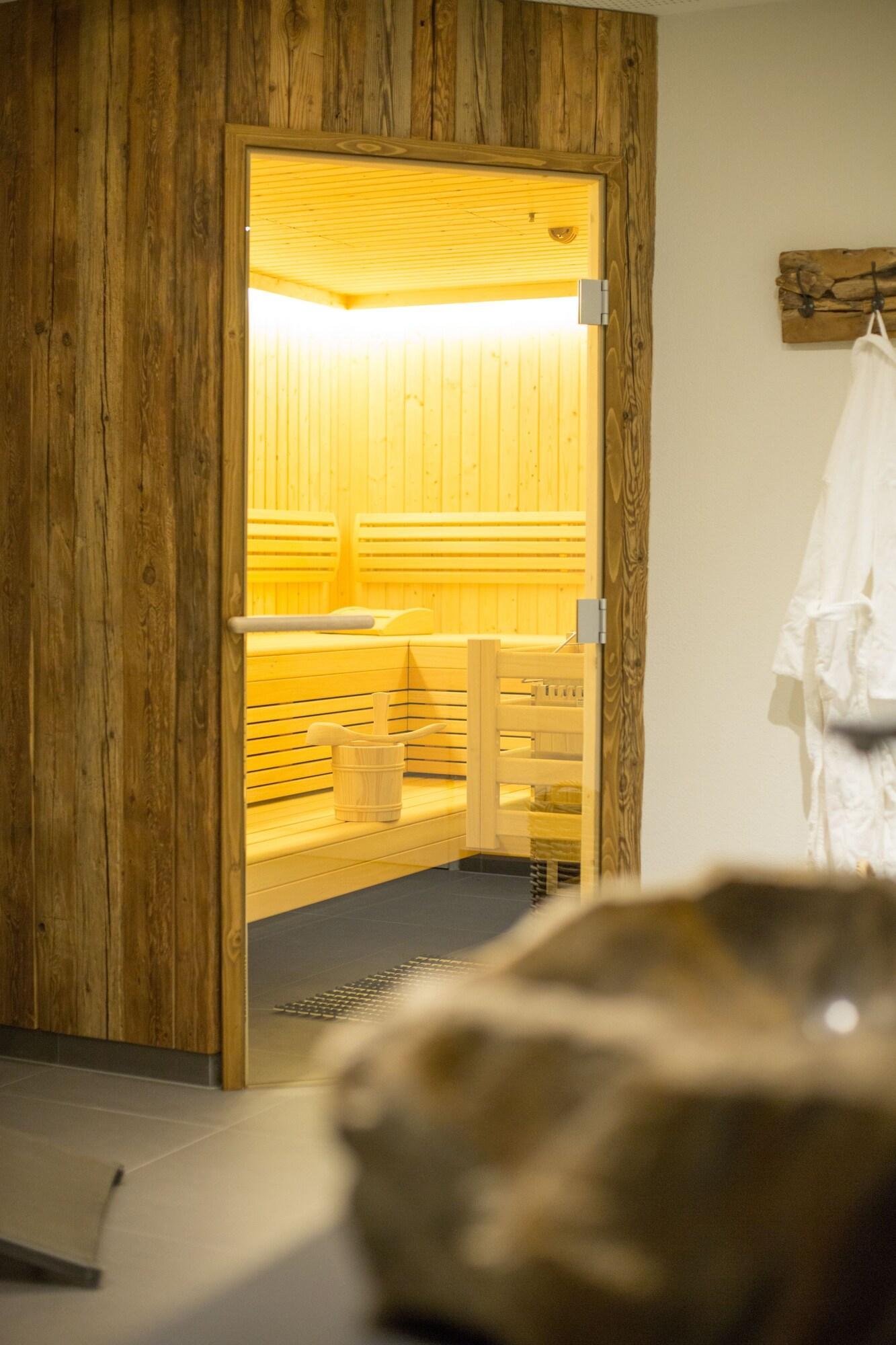 Two Timez - Boutique - With Ac Hotel
